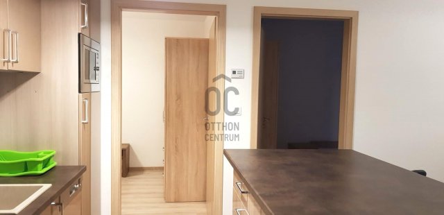 Eladó téglalakás, Siófokon 85 M Ft, 3 szobás