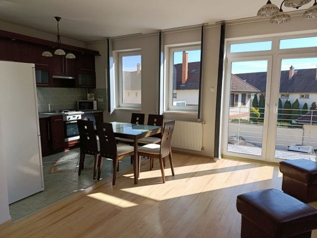 Kiadó téglalakás, albérlet, Gödöllőn 350 E Ft / hó, 3 szobás