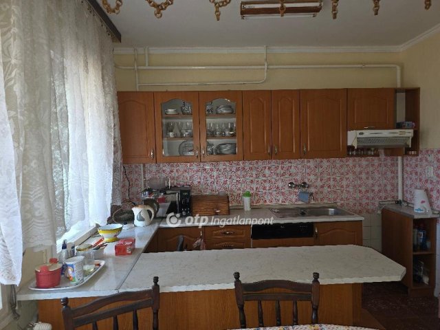 Eladó családi ház, Celldömölkön 79 M Ft, 3+1 szobás