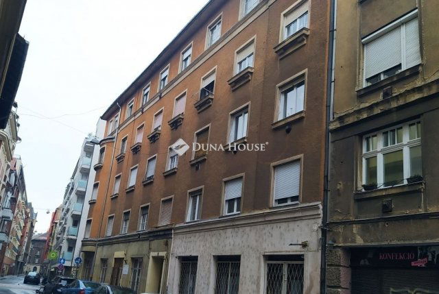Eladó téglalakás, Budapesten, VIII. kerületben 77 M Ft