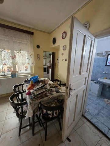 Eladó családi ház, Pécsett 34.9 M Ft, 2+1 szobás