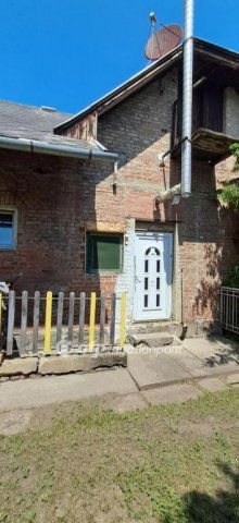 Eladó téglalakás, Salgótarjánban 17.9 M Ft, 3 szobás