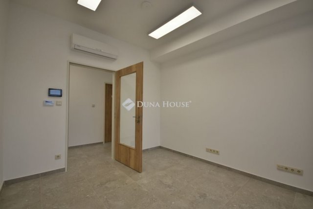 Kiadó ipari ingatlan, Alsónémediben 1700 E Ft / hó