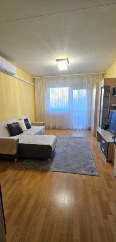 Kiadó panellakás, albérlet, Debrecenben 180 E Ft / hó, 3 szobás