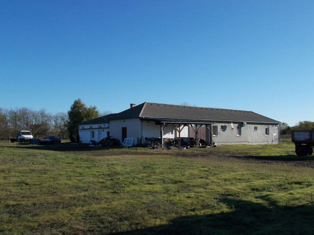 Eladó mezogazdasagi ingatlan, Monoron 199.5 M Ft