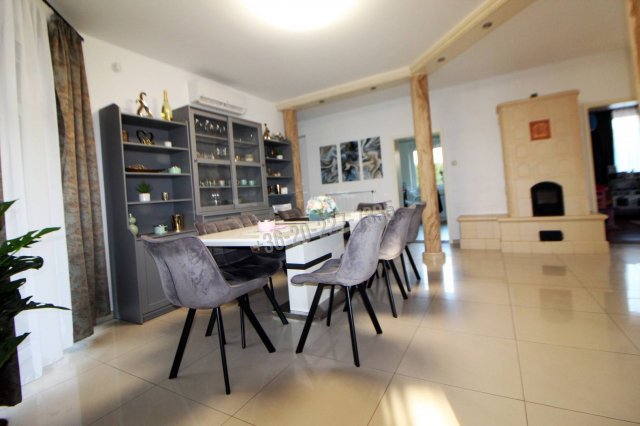 Eladó családi ház, Ráckevén 175 M Ft, 5 szobás