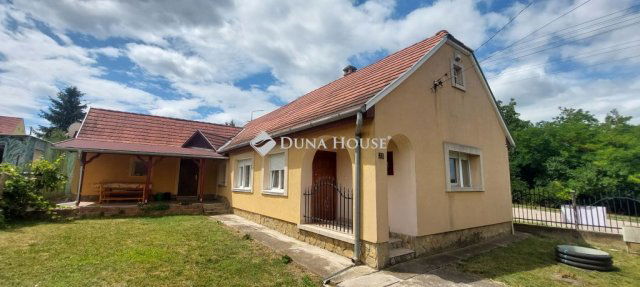 Eladó családi ház, Dombóváron, Ix. utcában 31.5 M Ft, 3 szobás