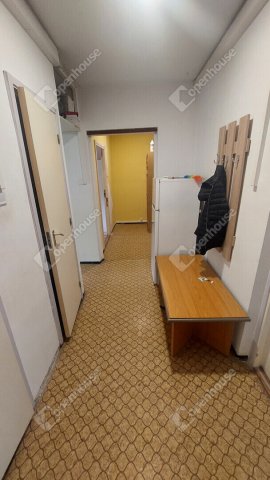 Eladó panellakás, Oroszlányban 46.99 M Ft, 3 szobás