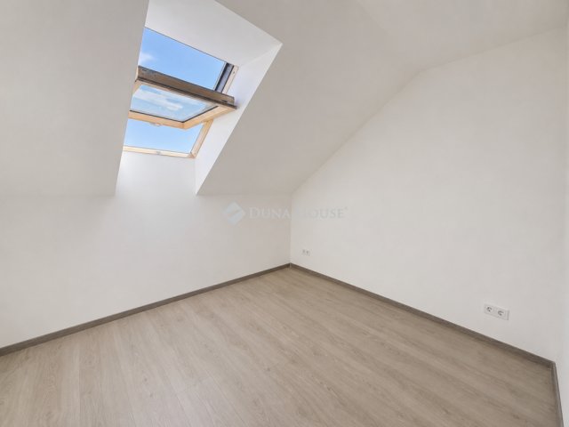 Eladó téglalakás, Veresegyházon 69 M Ft, 4 szobás