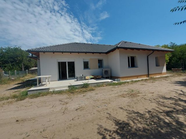 Eladó családi ház, Gödön 149.9 M Ft, 5 szobás