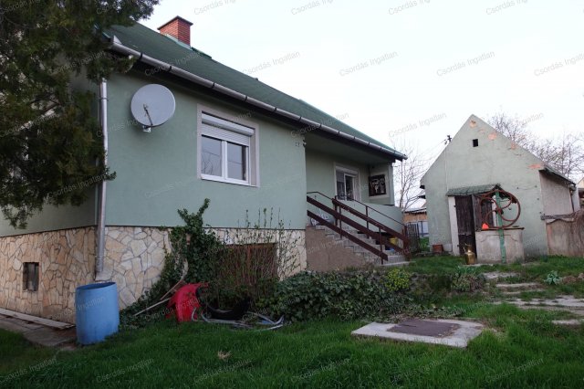 Eladó családi ház, Veszprémben 67.9 M Ft, 3+1 szobás