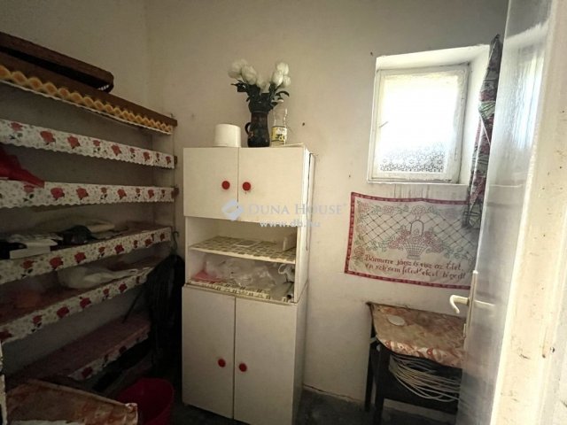 Eladó családi ház, Zsédenyen 29.99 M Ft, 2 szobás