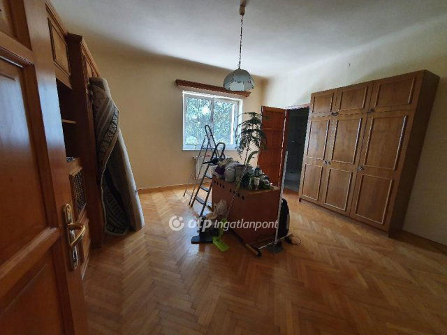 Eladó családi ház, Budapesten, III. kerületben 280 M Ft