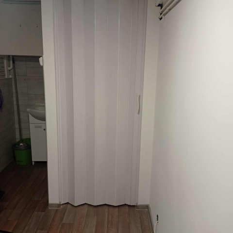 Eladó üzlethelyiség, Szegeden 9.9 M Ft, 1+1 szobás