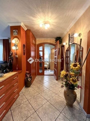 Eladó ikerház, Budapesten, XVIII. kerületben 145 M Ft, 4 szobás