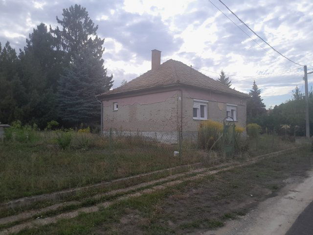 Eladó családi ház, Rózsaszentmártonon 16.9 M Ft, 2 szobás