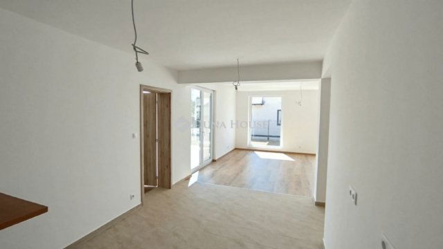 Eladó családi ház, Székesfehérvárott 144.9 M Ft, 5 szobás