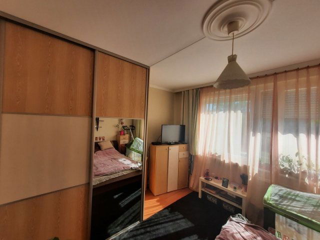 Kiadó panellakás, albérlet, Debrecenben 240 E Ft / hó, 3 szobás
