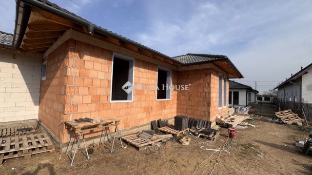 Eladó ikerház, Taksonyon 103.5 M Ft, 4 szobás