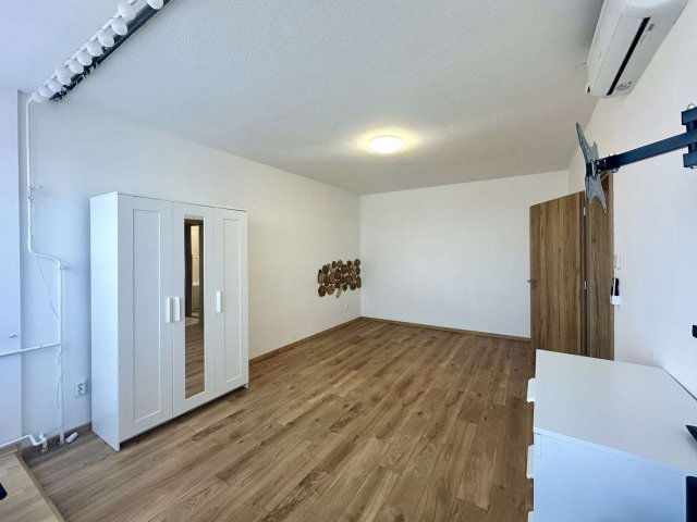 Eladó panellakás, Keszthelyen 39.5 M Ft, 2 szobás