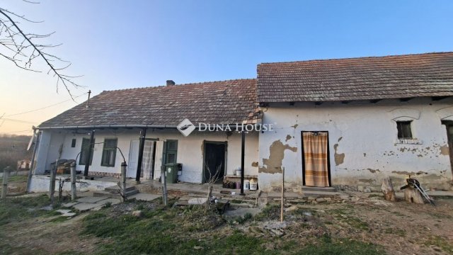 Eladó családi ház, Nakon 6.5 M Ft, 1 szobás