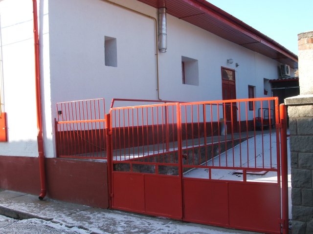 Eladó családi ház, Dunabogdányban 60 M Ft, 3 szobás