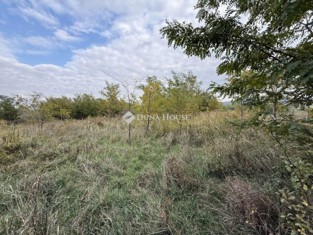 Eladó telek, Nyergesújfaluban 4 M Ft / költözzbe.hu