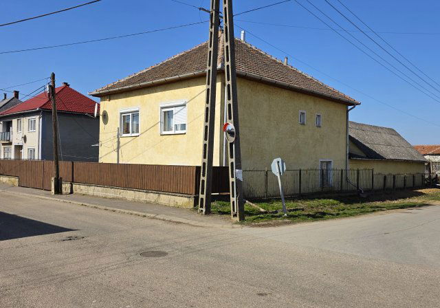 Eladó családi ház, Rakamazon 38.9 M Ft, 2 szobás