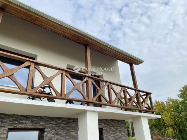 Eladó családi ház, Szentendrén 149 M Ft, 4 szobás