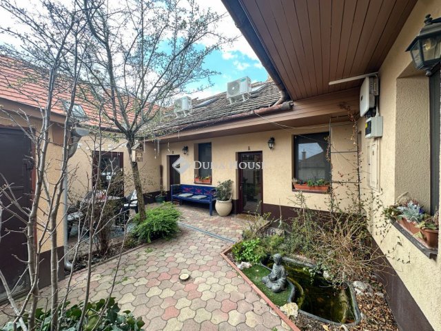 Eladó családi ház, Szentendrén, Tiszteletes utcában 299 M Ft