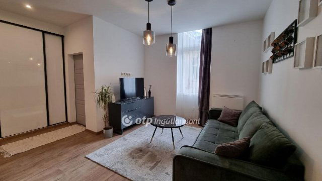 Kiadó téglalakás, albérlet, Debrecenben 250 E Ft / hó, 1 szobás