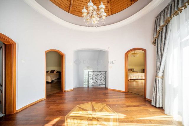 Eladó családi ház, Budapesten, II. kerületben 356.25 M Ft