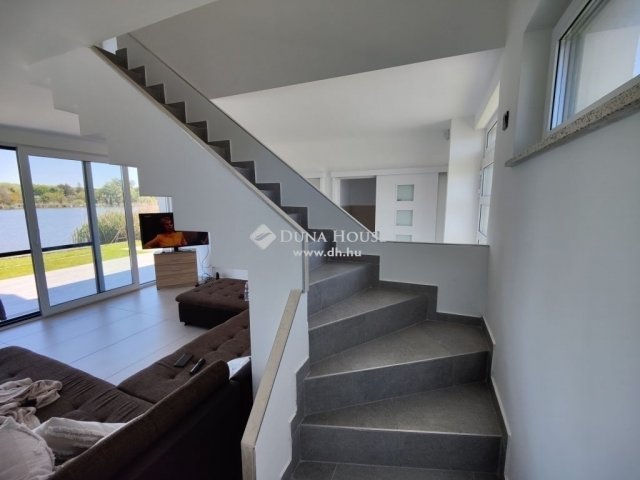 Eladó családi ház, Szigetbecsén 190 M Ft, 4 szobás