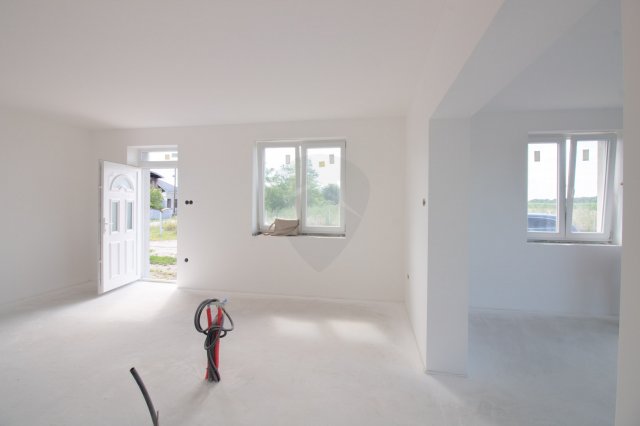 Eladó családi ház, Kömlődön 60.9 M Ft, 2+1 szobás