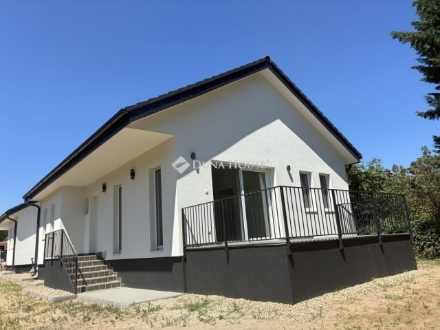 Eladó ikerház, Erdőkertesen 104.9 M Ft, 4 szobás