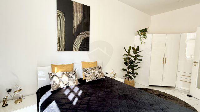 Eladó téglalakás, Budapesten, V. kerületben 116.9 M Ft, 2 szobás