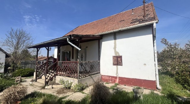 Eladó családi ház, Sarkadon 18 M Ft, 2 szobás