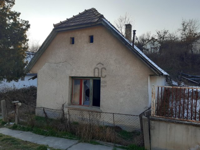 Eladó családi ház, Hőgyészen 2.5 M Ft, 2 szobás
