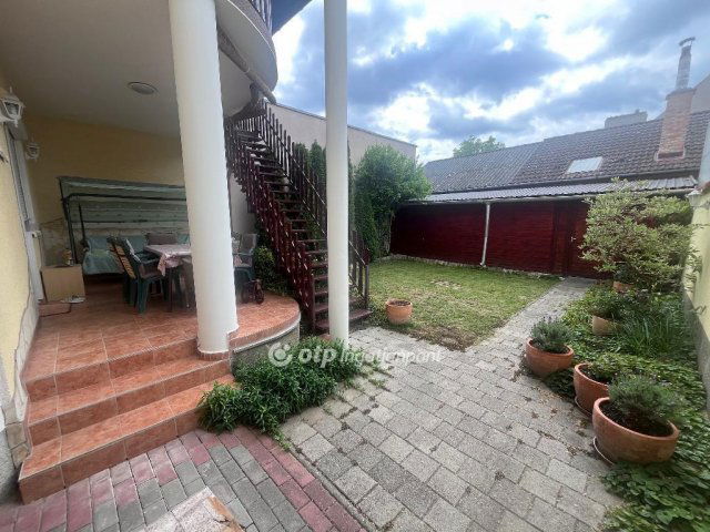 Eladó családi ház, Szegeden 119 M Ft, 5+1 szobás