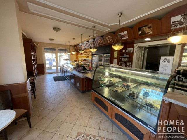 Eladó üzlethelyiség, Kisteleken 105 M Ft, 4 szobás