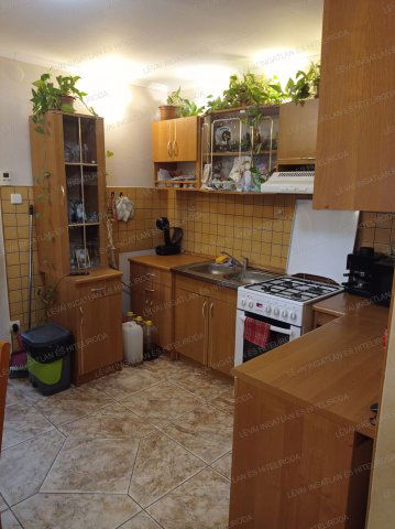 Eladó családi ház, Békéscsabán 30 M Ft, 3 szobás