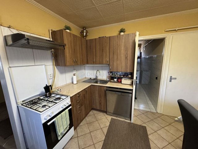 Eladó családi ház, Kecskeméten 99 M Ft, 4 szobás