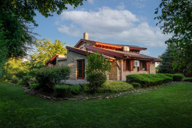 Eladó családi ház, Szentendrén, Tegez utcában 298.5 M Ft