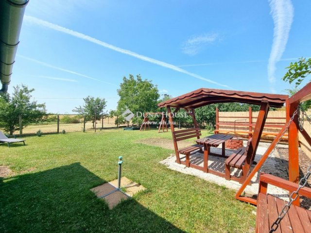 Eladó családi ház, Szihalmon 49.9 M Ft, 4 szobás