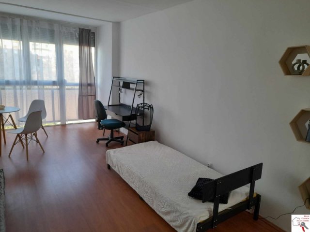 Kiadó panellakás, albérlet, Pécsett 200 E Ft / hó, 2 szobás