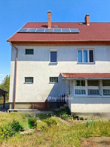Eladó ikerház, Székesfehérvárott 99.5 M Ft, 4 szobás
