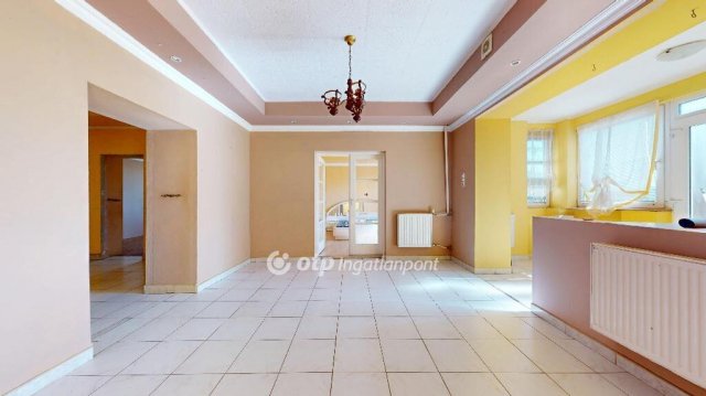 Eladó családi ház, Mándokon 33.5 M Ft, 6 szobás