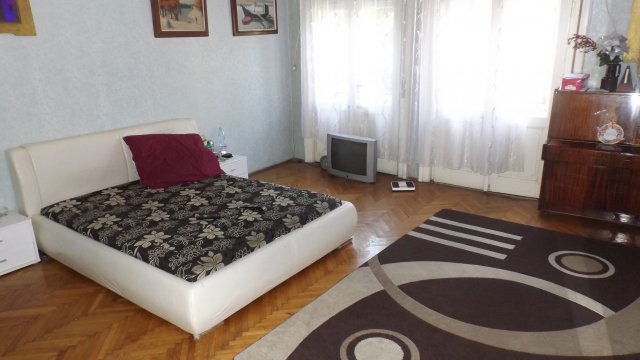 Eladó téglalakás, Szegeden 40 M Ft, 4 szobás