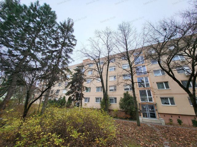 Eladó panellakás, Győrött 49.9 M Ft, 2 szobás