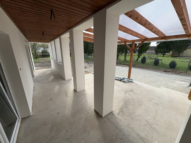 Eladó családi ház, Eszteregnyén 39.9 M Ft, 3 szobás